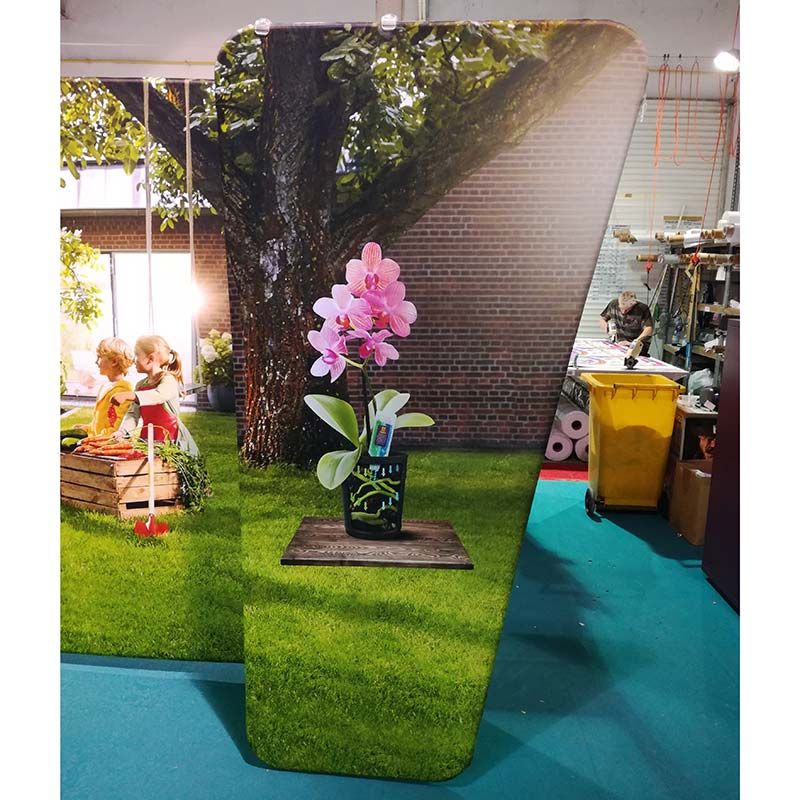 custom printed 3D accent, from the fabric range. 
