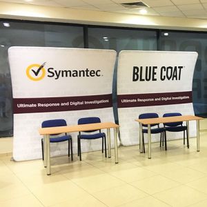 Vertical curve fabric display stand 