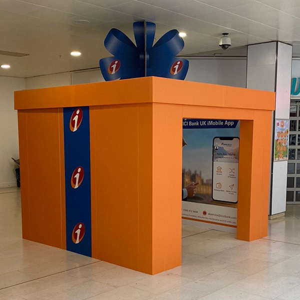 Present Display in Shopping Centre